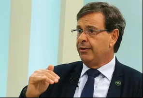 Ex-ministro Gilson Machado nega tentativa de ajuda a Mauro Cid para sair do Brasil